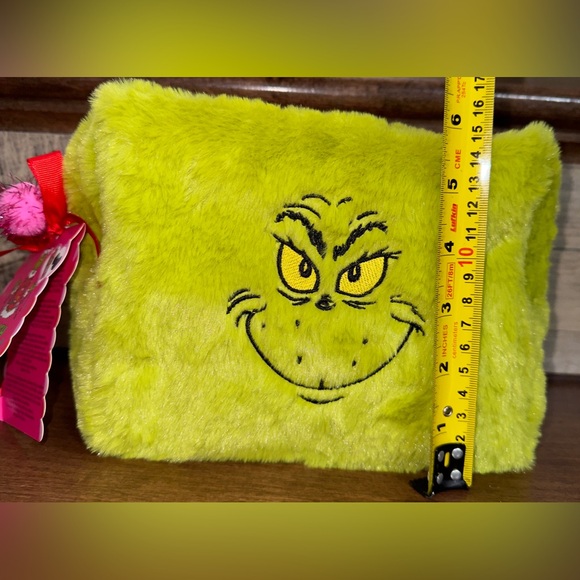 Super Cute Grinchy Wash Bag Set - NEW - Picture 7 of 10